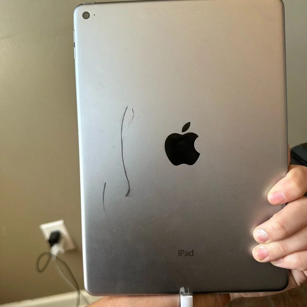 Apple iPad Air 2 great condition and good battery life, unlocked